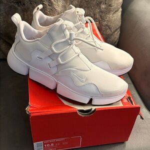 Nike Pocketknife DM Triple White Mens Running Sneakers | #898033100 | Size 11